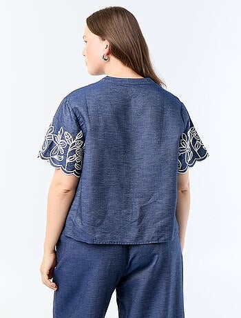 Camicia con maniche ricamate