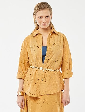 Camicia con ricami a punto inglese