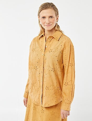 Camicia con ricami a punto inglese