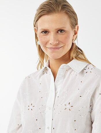 Camicia con ricami a punto inglese