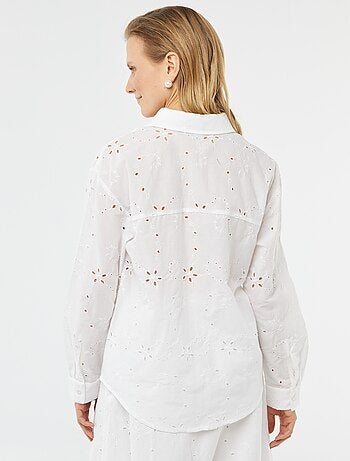 Camicia con ricami a punto inglese