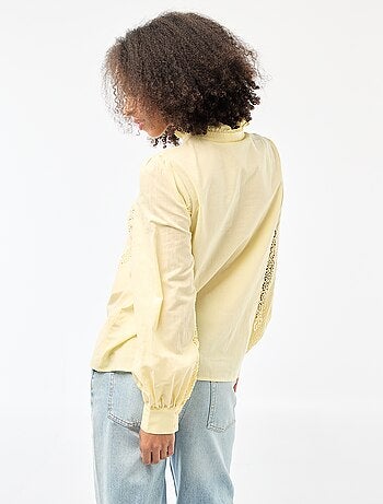 Camicia con ricami inglesi e volant al collo