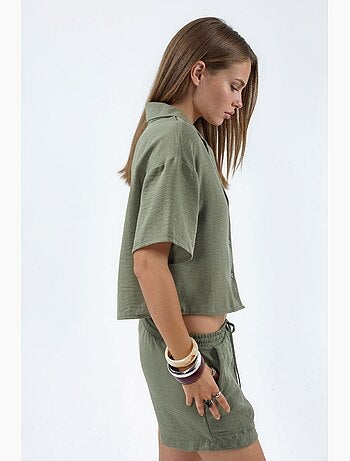 Camicia corta testurizzata con chiusura con bottoni busem