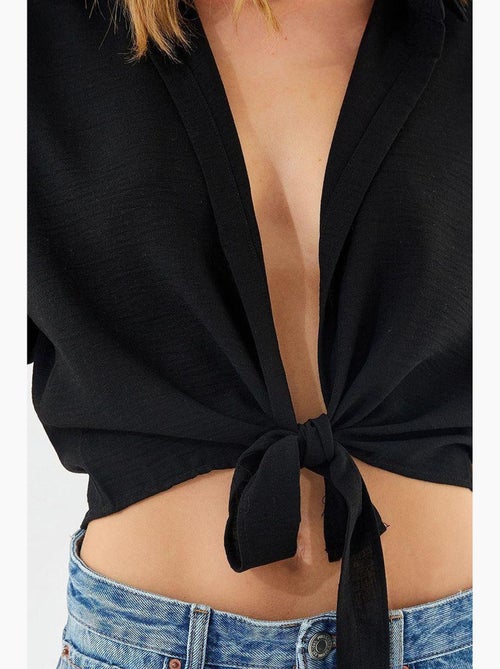 Camicia crop slim fit con scollo a v e chiusura con laccetto mixray - Kiabi Camicia crop slim fit con scollo a v e chiusura con laccetto mixray - Kiabi