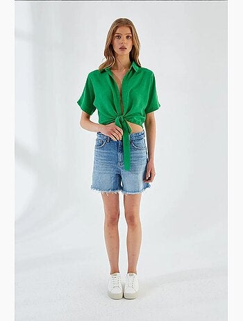 Camicia crop slim fit con scollo a v e chiusura con laccetto mixray