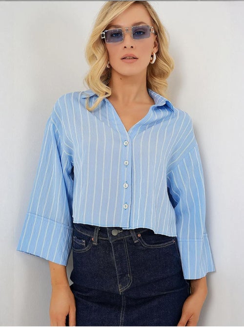 Camicia cropped a righe oversize con chiusura a bottoni bdart - Kiabi Camicia cropped a righe oversize con chiusura a bottoni bdart - Kiabi