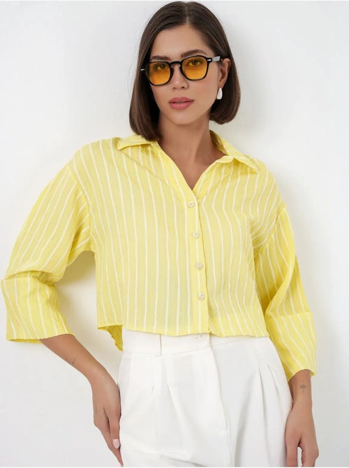 Camicia cropped a righe oversize con chiusura a bottoni bdart - Kiabi Camicia cropped a righe oversize con chiusura a bottoni bdart - Kiabi