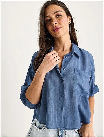 Camicia cropped a righe testurizzate con chiusura a bottoni e taschino lucci