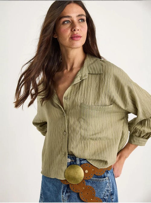 Camicia cropped a righe testurizzate con chiusura a bottoni e taschino lucci - Kiabi Camicia cropped a righe testurizzate con chiusura a bottoni e taschino lucci - Kiabi
