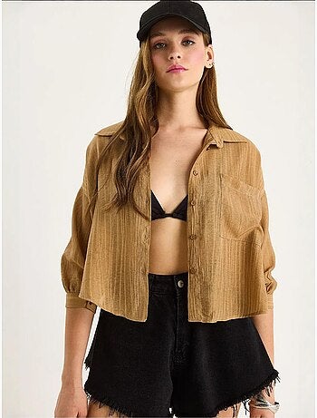 Camicia cropped a righe testurizzate con chiusura a bottoni e taschino lucci
