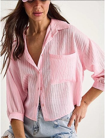 Camicia cropped a righe testurizzate con chiusura a bottoni e taschino lucci