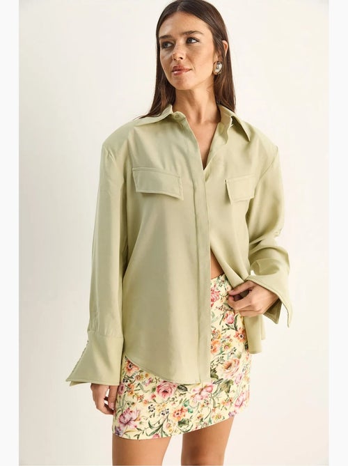 Camicia da donna in crepe tessuto a vestibilità regolare lucci - Kiabi Camicia da donna in crepe tessuto a vestibilità regolare lucci - Kiabi