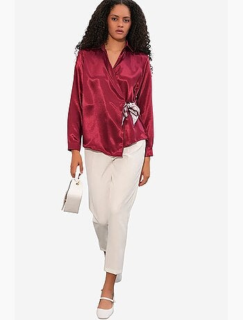 Camicia da donna in raso con chiusura a fiocco sul davanti bdart