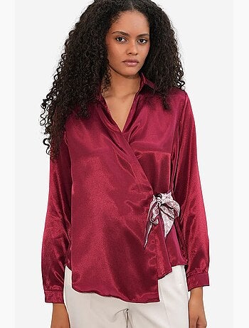Camicia da donna in raso con chiusura a fiocco sul davanti bdart