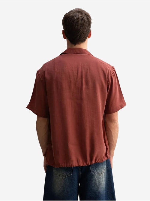 Camicia da uomo a maniche corte con colletto aperto giesto - Kiabi Camicia da uomo a maniche corte con colletto aperto giesto - Kiabi
