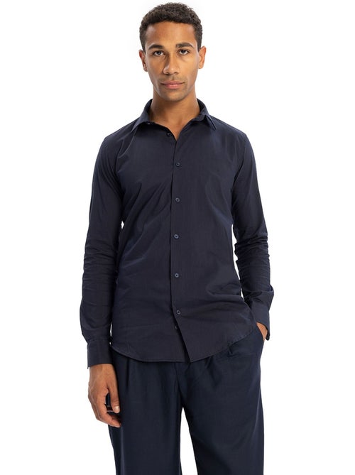 Camicia da uomo slim fit in popeline di cotone giesto - Kiabi Camicia da uomo slim fit in popeline di cotone giesto - Kiabi