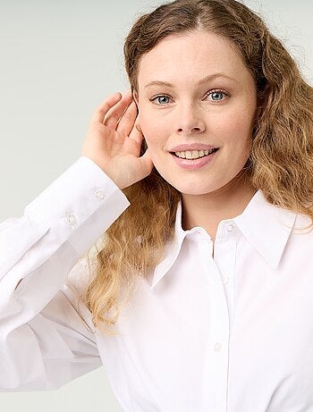 Camicia dal taglio fantasia e aderente sul davanti