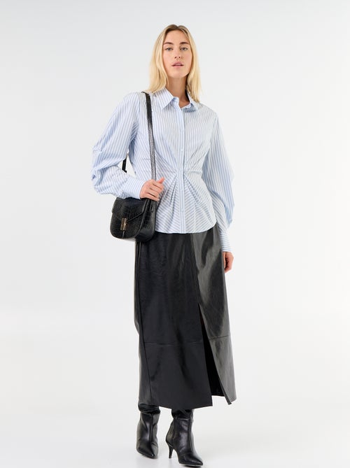 Camicia dal taglio fantasia e aderente sul davanti - Kiabi Camicia dal taglio fantasia e aderente sul davanti - Kiabi