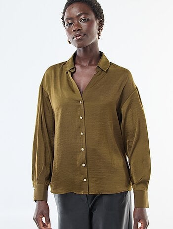 Camicia fluida satinata con bottoni dorati