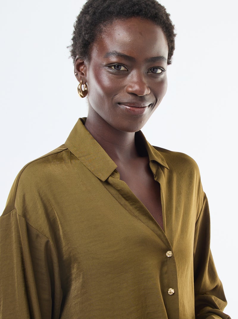 Camicia fluida satinata con bottoni dorati Verde - Kiabi