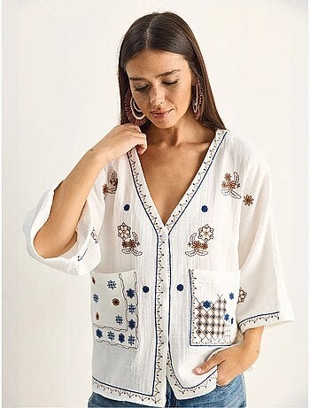 Camicia in crepe di cotone ricamato con scollo a v lucci