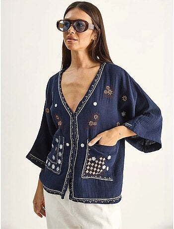 Camicia in crepe di cotone ricamato con scollo a v lucci