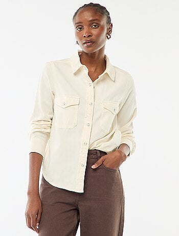 Camicia in denim con 2 tasche applicate con patta sul petto