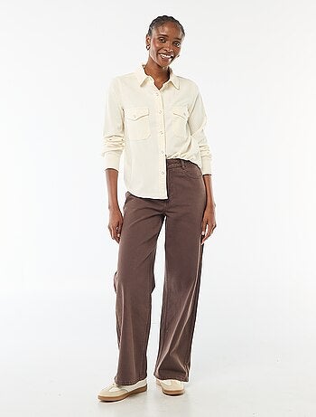 Camicia in denim con 2 tasche applicate con patta sul petto