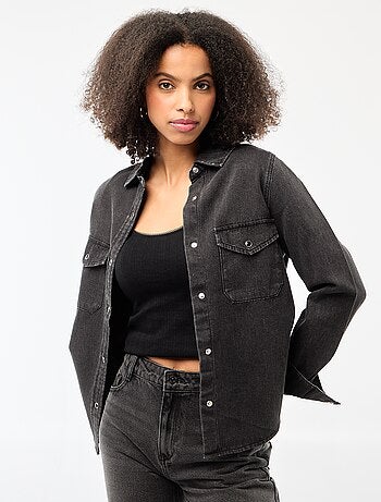 Camicia in denim con 2 tasche applicate con patta sul petto