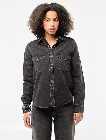 Camicia in denim con 2 tasche applicate con patta sul petto