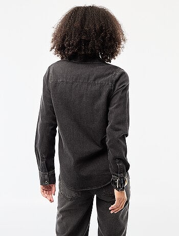 Camicia in denim con 2 tasche applicate con patta sul petto