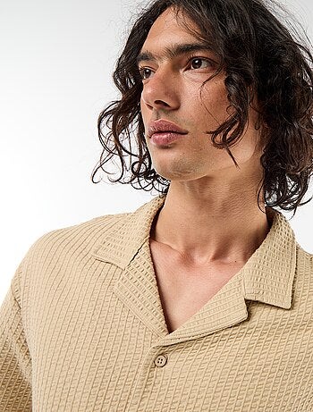 Camicia in maglia goffrata a maniche corte