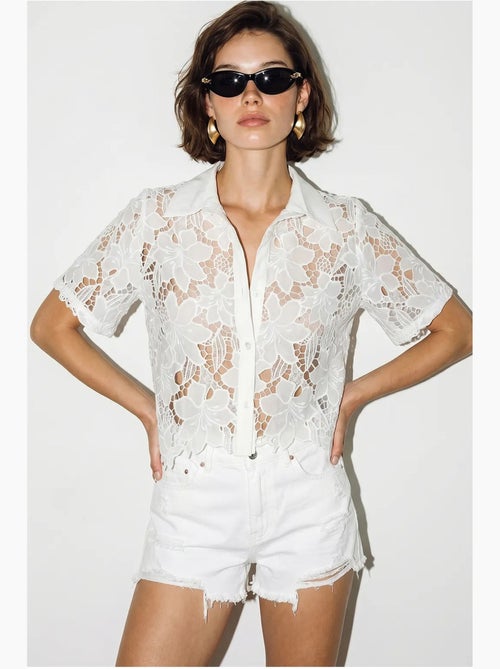 Camicia in pizzo floreale con bottoni sul davanti lucci - Kiabi Camicia in pizzo floreale con bottoni sul davanti lucci - Kiabi