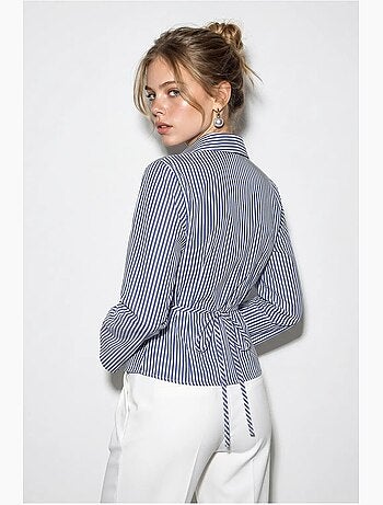 Camicia in popeline a righe aderente con dettaglio a laccio lucci
