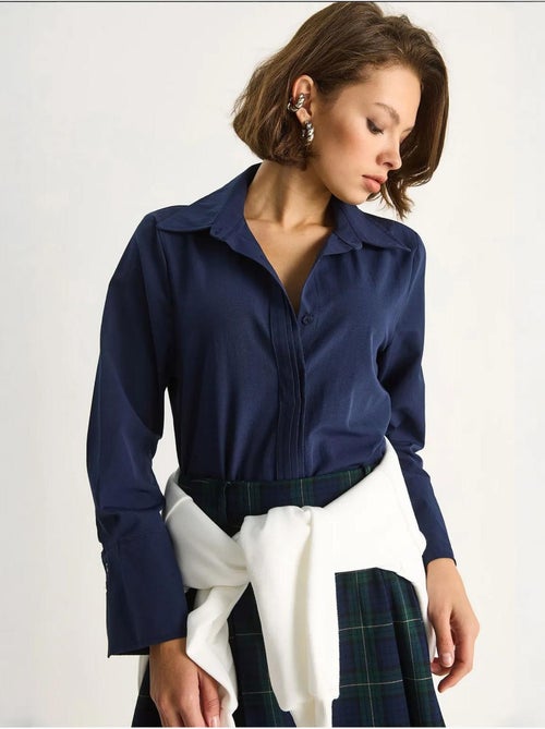 Camicia in popeline regular fit a maniche lunghe con abbottonatura lucci - Kiabi Camicia in popeline regular fit a maniche lunghe con abbottonatura lucci - Kiabi