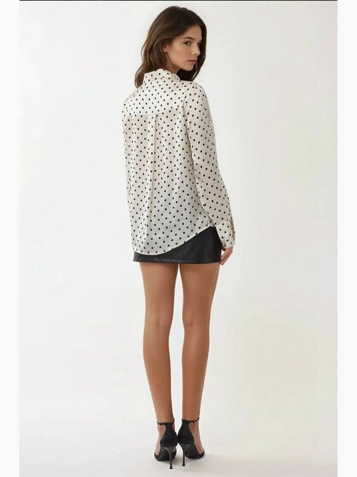 Camicia in raso a pois con bottoni hiccup - Kiabi Camicia in raso a pois con bottoni hiccup - Kiabi