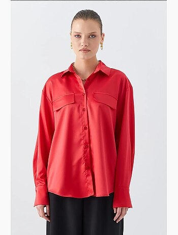 Camicia in raso abbottonata con dettaglio tasca mixray