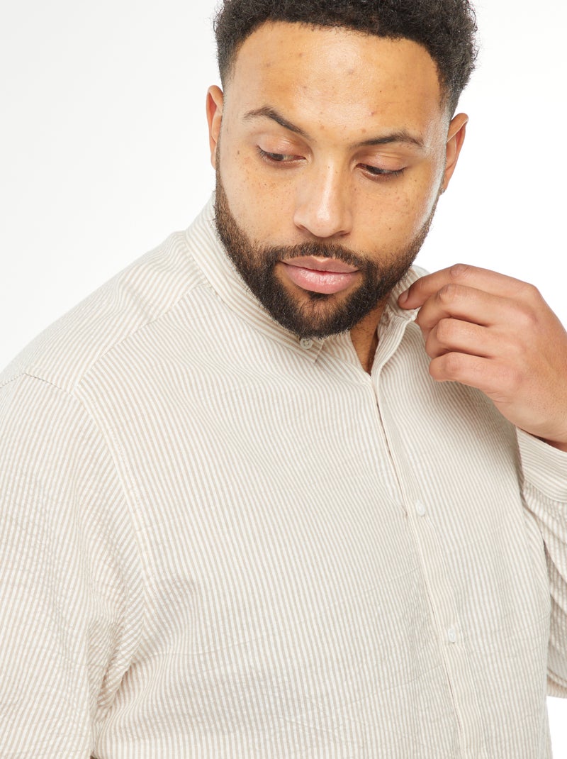 Camicia in tessuto crepon a maniche lunghe con motivo a righe Beige - Kiabi