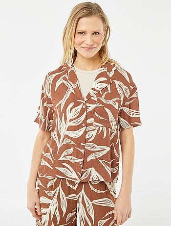 Camicia in tessuto effetto crêpe a maniche corte con motivo