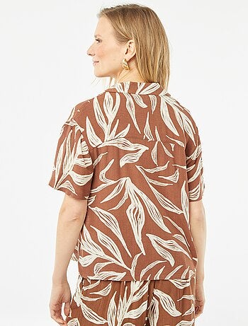 Camicia in tessuto effetto crêpe a maniche corte con motivo