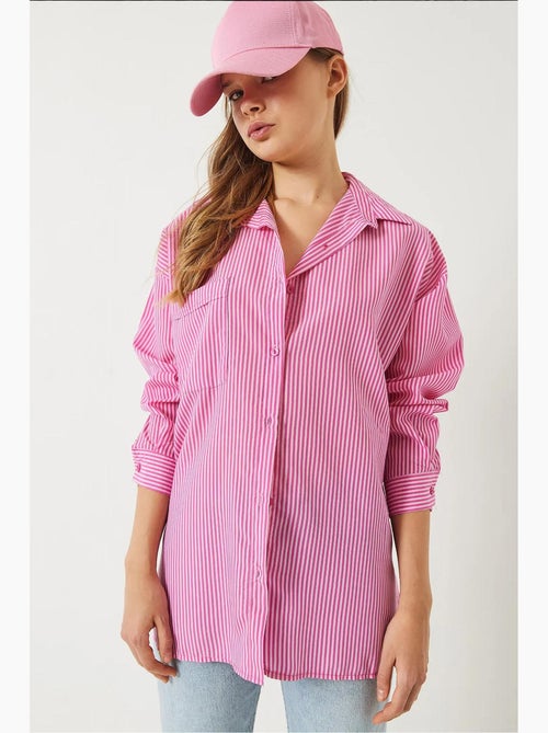 Camicia overshirt a righe con bottoni e spacco lucci - Kiabi Camicia overshirt a righe con bottoni e spacco lucci - Kiabi