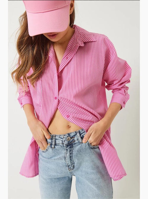 Camicia overshirt a righe con bottoni e spacco lucci - Kiabi Camicia overshirt a righe con bottoni e spacco lucci - Kiabi