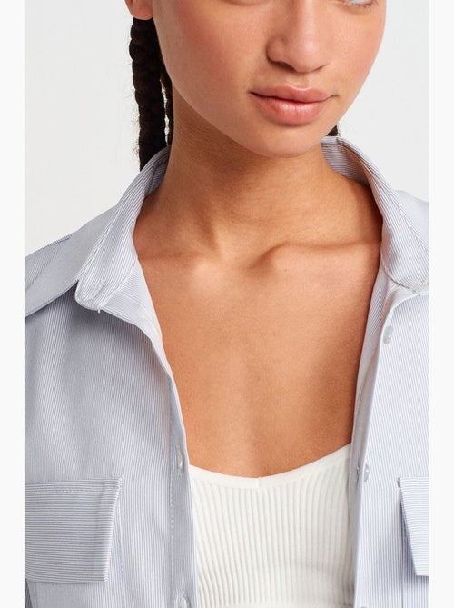 Camicia overshirt in crepe cropped oversize dilvin - Kiabi Camicia overshirt in crepe cropped oversize dilvin - Kiabi
