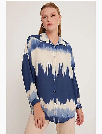 Camicia oversize a maniche lunghe con tessitura astratta e chiusura con bottoni bdart