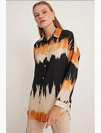 Camicia oversize a maniche lunghe con tessitura astratta e chiusura con bottoni bdart