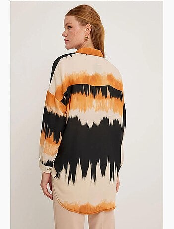 Camicia oversize a maniche lunghe con tessitura astratta e chiusura con bottoni bdart