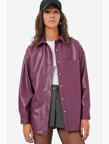 Camicia oversize a maniche lunghe in similpelle con bottoni e tasca bdart