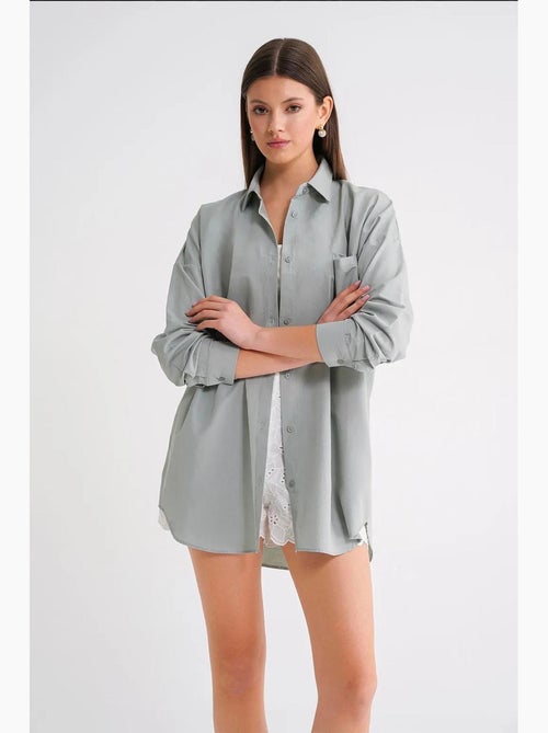 Camicia oversize in popeline con bottoni e maniche lunghe mixray - Kiabi Camicia oversize in popeline con bottoni e maniche lunghe mixray - Kiabi
