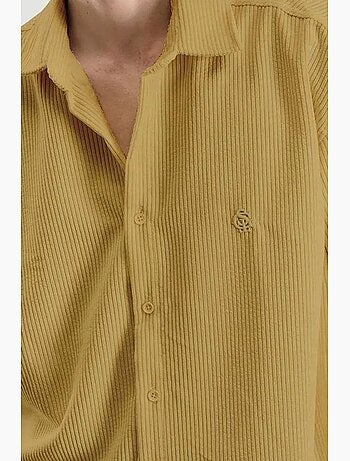 Camicia oversize in velluto con maniche lunghe e abbottonatura frontale giesto