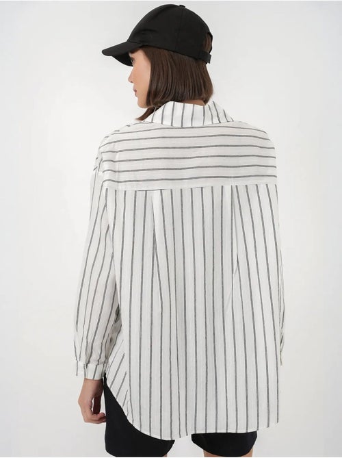 Camicia oversize testurizzata a righe con chiusura a bottoni bdart - Kiabi Camicia oversize testurizzata a righe con chiusura a bottoni bdart - Kiabi